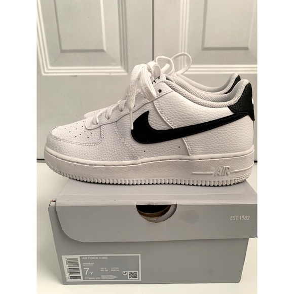 Boys Air Force 1’s (GS) - Picture 3 of 6